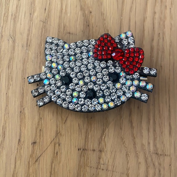 🆕 Red Bow Rhinestone Hello Kitty Hair Clip🆕 - Picture 2 of 4
